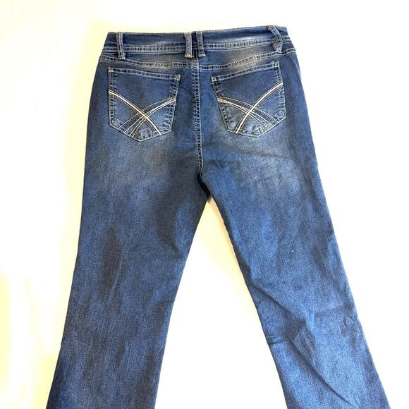 Wallflower The Legendary Fit Bootcut Jeans Size 10 Blue Distressed - Picture 4 of 6